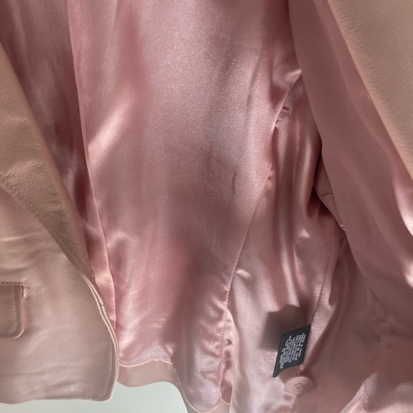 New and Beautiful Dusty Rose Color Leather Jacket. - Picture 5 of 7